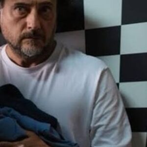 Yiğit Özşener Instagram - Dünyalılar, 
Normal nedir? #Cezailer @gain’de!