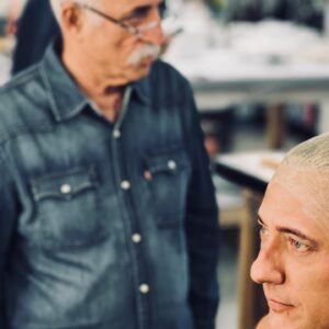 Yiğit Özşener Instagram - Earthlings, 
“When the heart is beautiful, its light shines through the eyes, vocal tones and actions of its master. True beauty is not in the face, but in the heart of the beholder.” 

It was a pleasure to meet Abdollāh Eskandari; the master of his craft, humble, sublime - a true 'defiant one'. #zaferinrengi