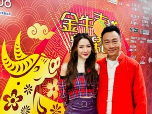 Yiu-Cheung Lai Instagram - 錄影賀年節目 欣賞的女歌手#hana_kuk