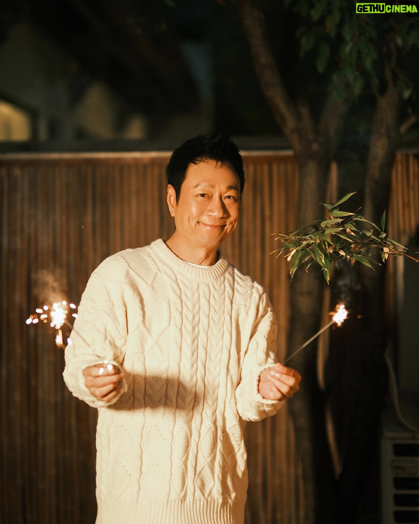 Yiu-Cheung Lai - 3.4K Likes - 迎接新的一年,換上新裝,邁步向前,祝願大家幸福美滿!