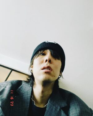 Yojiro Noda Instagram - Bye November🌹👋🏻

It feels like a year is only 11 months. Everyone starts to wrap up and start year-end party as soon as December starts. Poor December.