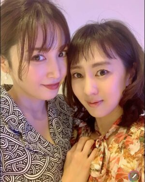 Yoko Mitsuya Instagram - 12月4日は映画『海の底からモナムール』の舞台挨拶でした🙆
無事に公開できて本当に良かったです。

久しぶりに仲良しの @kikisugino や  @yuka_fujigaki  とお仕事できて幸せ幸せー♥️

衣装はフランス繋がりで…希妃さんと  @agnesb_officiel  を着ました✨

#海の底からモナムール#アニエスベー
