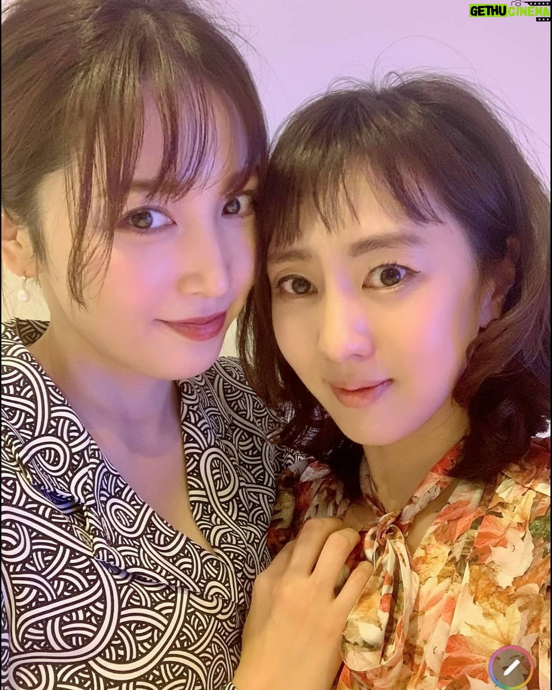 Yoko Mitsuya - 3 Likes - 12月4日は映画『海の底からモナムール』の舞台挨拶でした🙆
無事に公開できて本当に良かったです。
久しぶりに仲良しの @kikisugino や @yuka_fujigaki とお仕事できて幸せ幸せー♥️
衣装はフランス繋がりで…希妃さんと @agnesb_officiel を着ました✨
#海の底からモナムール#アニエスベー