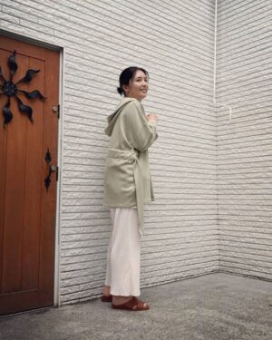 Yoko Mitsuya Instagram - せっかく可愛いドアの前で撮ったのに
わたし便所ぞうりだった☺️