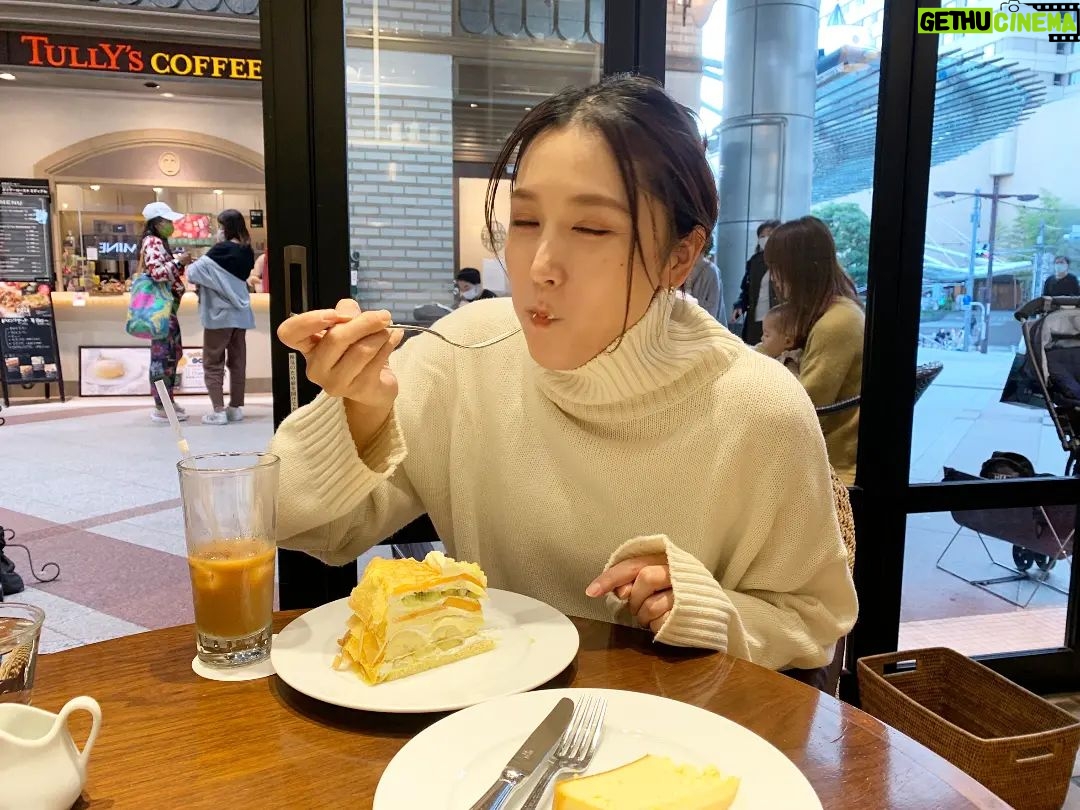 Yoko Mitsuya - 3 Likes - 至福の時🍰🍞🍴✨
#3枚目#美味しくて半目#ハーブスのケーキ好き#パンも美味しい
