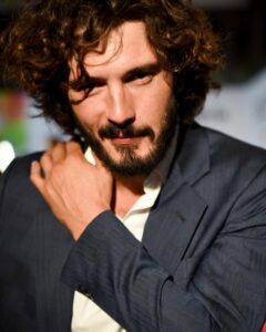 Actor Yon González HD Instagram Photos and Wallpapers December 2023