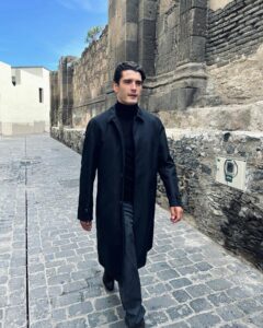Actor Yon González HD Instagram Photos and Wallpapers April 2024