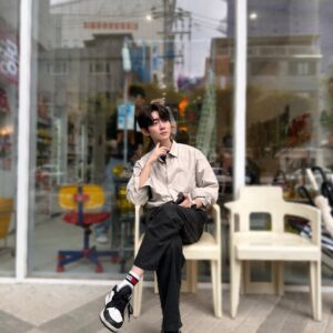 Yoo Jun Instagram - 어쩌다보니 좀늦었네요ㅎㅎ생일날 축하해주신 많은 분들 감사합니다!! 앞으로 더 멋있는 배우로서 성장하겠습니다#happybirthday #thankyou