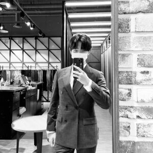 Yoo Jun Instagram - 정장 유준이올시다