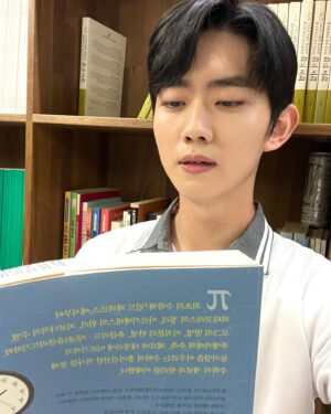 Yoo Jun Instagram - 일타스캔들 마지막화. 이렇게 좋은 현장에 좋은 배우님들, 좋은 스텝분들과 함께 작품을 할수 있어서 영광이였습니다 작품을 통해 더욱 성장할 수 있었던 것 같습니다 앞으로도 더 좋은작품으로 찾아가겠습니다 감사합니다#일타스캔들 #tvn #netflix #tving