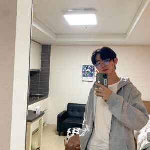 Yoo Jun Instagram - 내일!?!?무슨날!?!?#colorrush#컬러러쉬2