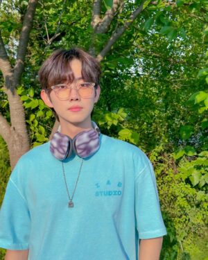 Yoo Jun Instagram - 생존신고🌱