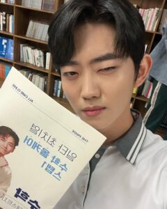 Yoo Jun Instagram - 일타스캔들 마지막화. 이렇게 좋은 현장에 좋은 배우님들, 좋은 스텝분들과 함께 작품을 할수 있어서 영광이였습니다 작품을 통해 더욱 성장할 수 있었던 것 같습니다 앞으로도 더 좋은작품으로 찾아가겠습니다 감사합니다#일타스캔들 #tvn #netflix #tving