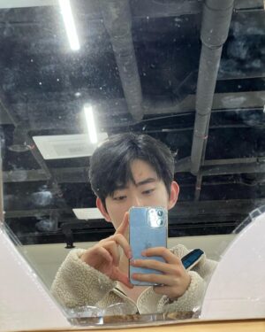 Yoo Jun Instagram - 일타스캔들 마지막화. 이렇게 좋은 현장에 좋은 배우님들, 좋은 스텝분들과 함께 작품을 할수 있어서 영광이였습니다 작품을 통해 더욱 성장할 수 있었던 것 같습니다 앞으로도 더 좋은작품으로 찾아가겠습니다 감사합니다#일타스캔들 #tvn #netflix #tving