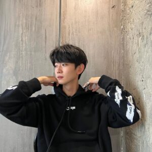 Yoo Jun Instagram - 감기조심🥲