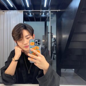 Yoo Jun Instagram - studio