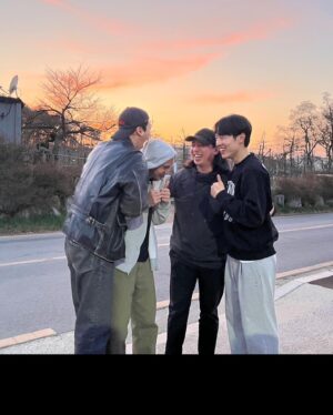Yoo Su-bin Instagram - 우리팀