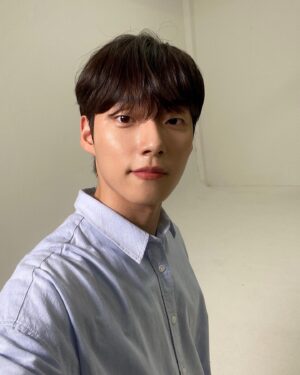 Yoon Jae-chan Instagram - 검은머리