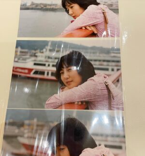 Yoon Jin-seo Instagram - #슈퍼스타감사용 #영화 #스틸사진 💜

어젯밤 집에 있는 앨범을 뒤적거리다가 잤다우~