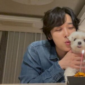 Yoon Jong-hoon Instagram - ⠀
마루 생일 축하해.
오래오래 함께 하자.
⠀
#마루 #생일 🥰
⠀