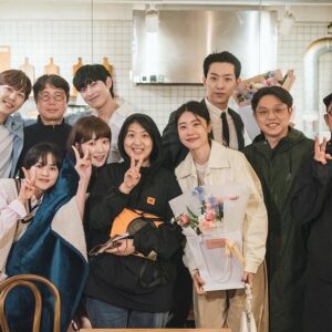 Yoon Jong-hoon Instagram - ⠀
감사한 선물들과 좋은 사람들과 작업.
⠀
별똥별이 마무리 되었습니다.
⠀
이 작품을 사랑해 주신 모든 분들 진심으로 감사합니다.
⠀
저는 좋은 모습으로 다시 나타 날게요. 
⠀
사랑합니다.
⠀
#별똥별 #사랑