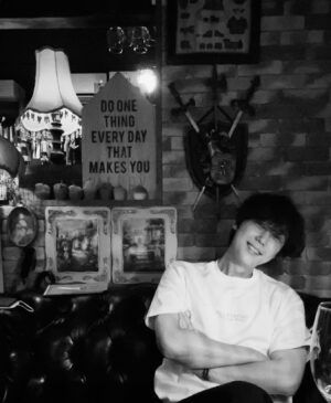 Yoon Jong-hoon Instagram - ⠀
^^
⠀
⠀