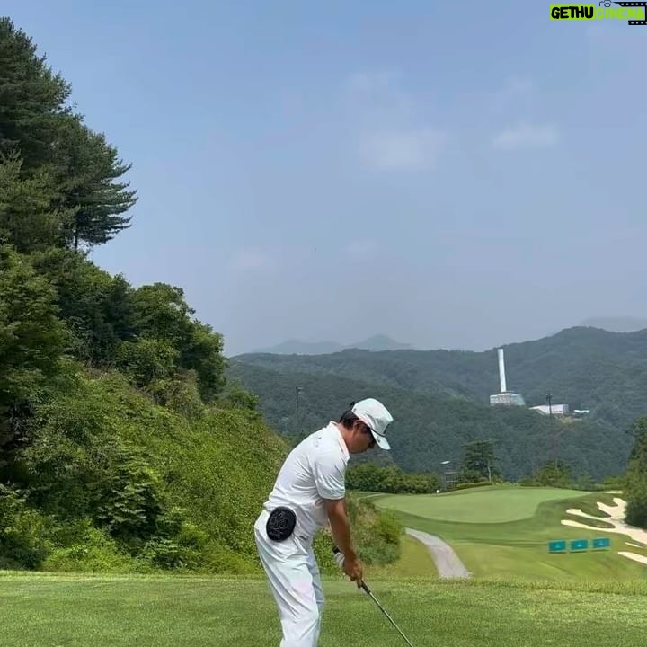 Yoon Jong-shin - 3K Likes - ⠀
⠀
백돌이룰 초대해주신
⠀
하나은행 감사합니다 ㅎㅎ
⠀
심지어 이 망샷을 서요섭 프로가 촬영해주심 ㅋ
⠀
서요섭 프로의 @seo__pro__da 우승을 기원합니다.
⠀
#하나은행인비테이셔널 #서요섭프로 #프로암 #남춘천cc