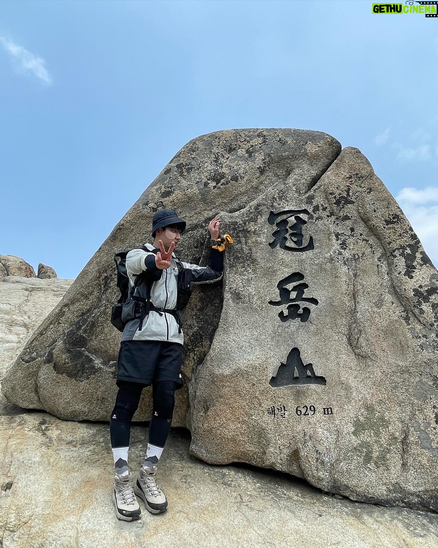 Yoon Park - 31.6K Likes - -
기상청 기상레이더 근무지원
그리곤 무릎을 잃었다..
-
#기상청사람들 그 후 이야기
#사당능선 강력추천👍