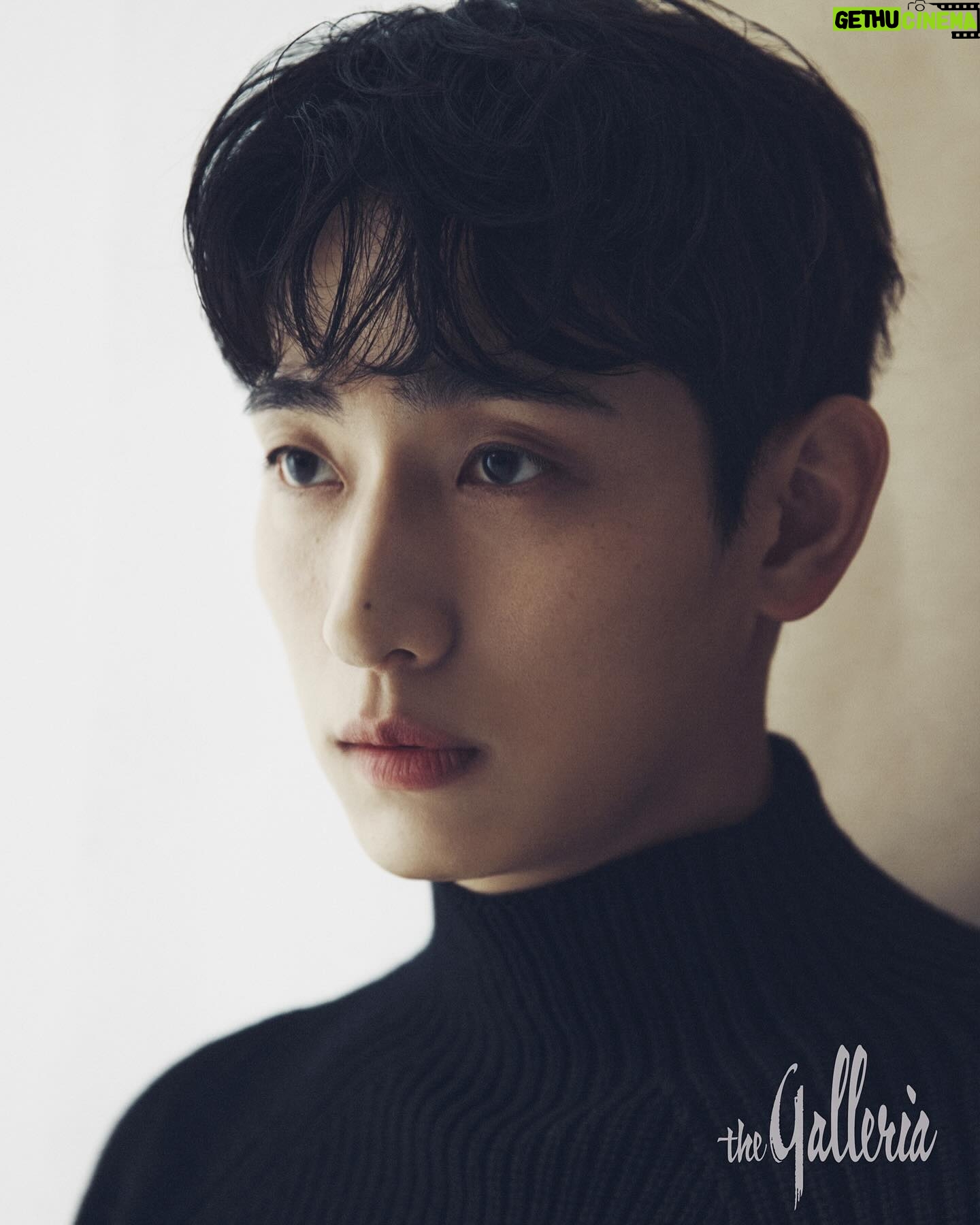 Yoon Park - 35.5K Likes - -
#thegalleria #더갤러리아
-
Hair @yonghwan_ouioui
Make-up @da_yooni
Style @pssongmi
Photo @daehanx
Press @jinavenue