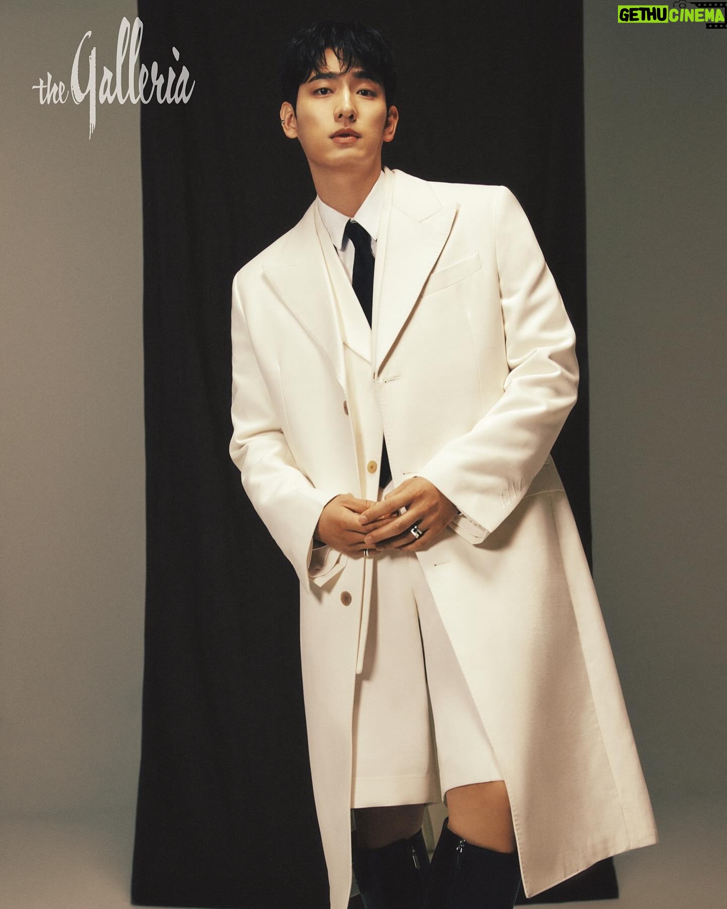 Yoon Park - 35.5K Likes - -
#thegalleria #더갤러리아
-
Hair @yonghwan_ouioui
Make-up @da_yooni
Style @pssongmi
Photo @daehanx
Press @jinavenue