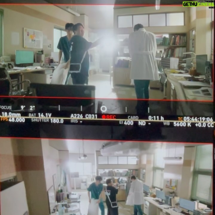 Yoon Park - 50.8K Likes - -
아찔했던 첫 촬영의 추억🤣🤣
형식이와 10년만의 촬영이
이렇게 시작될 줄이야…🫢
-
오늘밤 10시 30분
#jtbc #닥터슬럼프 12부가 방송됩니다!