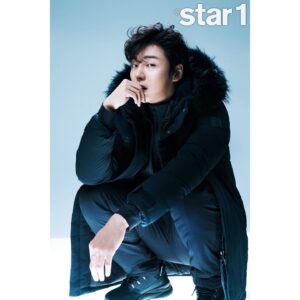 Yoon Shi-yoon Instagram - 앳스타일 x westwood 📸

앳스타일 12월호에서 윤시윤 배우님의 인터뷰도 확인해주세요 😄

#윤시윤 #앳스타일 #웨스트우드 #화보