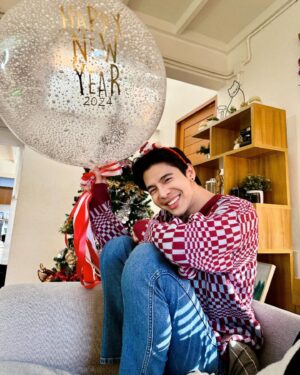 Yosatorn Konglikit Instagram - Merry Christmas 🎄