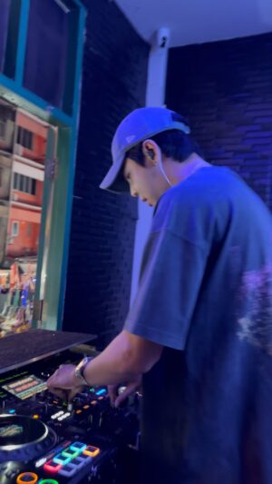 Yosatorn Konglikit Instagram - Let’s dance together 🙌🏻