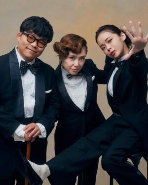Yoshie Nakano Instagram - 、、、

朗報でございます🕺💃

……………………………………

中納良恵、さかいゆうさん、趣里さんが歌う「ハッピー☆ブギ」が本日配信リリース！
https://lnk.to/happyboogie

本曲は10月2日から放送がスタートしたNHK 連続テレビ小説『ブギウギ』の主題歌
として、ドラマの音楽担当をつとめる服部隆之さんが手掛けた楽曲です。

また、この楽曲のために撮り下ろされたアーティスト写真やコメント動画なども公開。
11月15日にはCD、11月22日にはアナログ盤のリリースも予定されています。
ぜひ、詳細をご覧ください。
https://columbia.jp/boogie/

＜リリース情報＞

【配信】

2023/10/4 Digital Release

『ハッピー☆ブギ』 中納良恵、さかいゆう、趣里 ／ 『東京ブギウギ』 
※福来スズ子(趣里)

【CD】

2023/11/15 Release

『ハッピー☆ブギ』 中納良恵、さかいゆう、趣里 ／ 『東京ブギウギ』 
※福来スズ子(趣里)

COCA-18160　￥1,500（tax in）

【アナログ盤シングル】

2023/11/22 Release

『ハッピー☆ブギ』 中納良恵、さかいゆう、趣里 ／ 『東京ブギウギ』 
※福来スズ子(趣里)

COKA-95　￥2,200（tax in）

販売：日本コロムビア株式会社

#NHK朝ドラ
#ブギウギ
#ハッピーブギ
#笠置シヅ子
#服部隆之
#さかいゆう
#趣里
#中納良恵
#エゴラッピン
#egowrappin