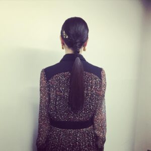Yoshiko Sengen Instagram - ・
舞台挨拶の素敵なヘアメイク💇‍♀️
金箔。ごーじゃす。
ありがとうございました🙇‍♀️🌸
今日もこのあとLINE BLOG更新しますのでよろしゅう✌️
#夜明けを信じて
#舞台挨拶
#ヘアメイク