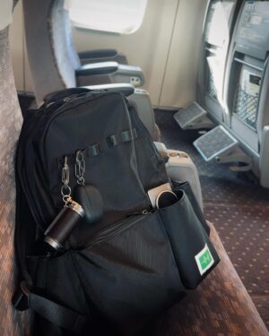 Yoshimi Tokui Instagram - 最近ずっと持ち歩いている「awesome backpack days」
14インチノートPCも入るし日常に必要なものは全部入る
外側のポケットには飲み物を入れたりカメラを入れたり

キャンプで大荷物の時は「awesome backpack」
普段は「awesome backpack days」といった感じです