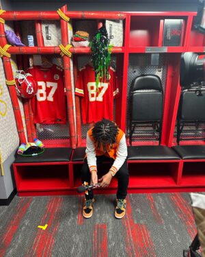 Young Dylan Instagram - Super Bowl 58 🏈 Locker room Dyl 💫

#YoungDylan #Nfl #CBS #nickelodeon #Superbowl