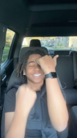 Young Dylan Instagram - YOUNG DYL-O #Nofriends #Freestyle 😈

#YoungDylan #Maryland #Rapper 

“Sick I need flu shot put u in a stu pot 
Boil up the water throw in Drizzy Hov and Tupac”🔥