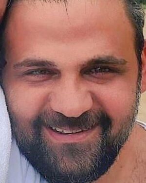 Youssef El Khal Instagram - لن أقول وداعاً.. بل إلى اللقاء. عزائي للسلطان و لكل العائلة الصغيرة و الكبيرة.
الليلة صُقِعَت الأرض..🖤
‫#وديع_جورج_وسوف‬ 🙏🏼