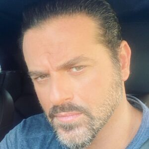 Youssef El Khal Instagram - ‏اليوم صار عمري ٨.. كأب.
‏⁦‪@NicoleSabaaa‬⁩ 
‏⁧‫#ابنتي‬⁩ ⁦‪#y_y_k‬⁩