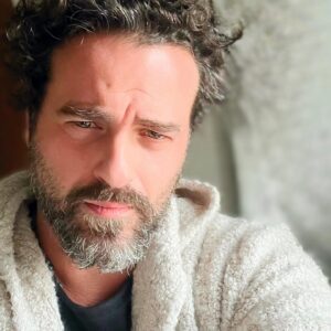 Youssef El Khal Instagram - تَعَقُّل الممثل بِجُنونِه..
‏‪#y_y_k‬⁩