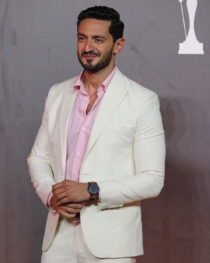 Youssef Othman Instagram - From the red carpet ceremony of the 2nd edition of @cairodramafestival #cdf23 ✨

Suit designer: @moamenawadofficial 
Hairdresser: @abdo.mohmed367 @alsagheersalons 
Personal trainer: @mazenhatem24 
Photography: @maged_helal @mariamadel.photography 
@appzagel