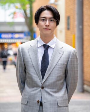 Yu Inaba Instagram - ドラマイズム「明日私は誰かのカノジョ Season2」今夜第5話放送📺

地元のスナックで働き始めた主人公・江美と出会い、次第に江美も心を許していく存在になっていく岩崎役で出演しております🍻

📺MBS 24:59〜
📺TBS 25:28〜

岩崎という人は
演じていてとても…👓
是非ともご覧くださいませ🙋🏻‍♂️

#明日私は誰かのカノジョ2
#明日カノ2