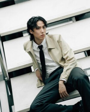Yu Jin Instagram - 余晉的演員生活~持續連載中!!

Brand @sandroparis 
Photo @liupitz_eyes 
Agency @fightingchance.co 
Hairstyle @fran_lin15 
Makeup @une.yunique