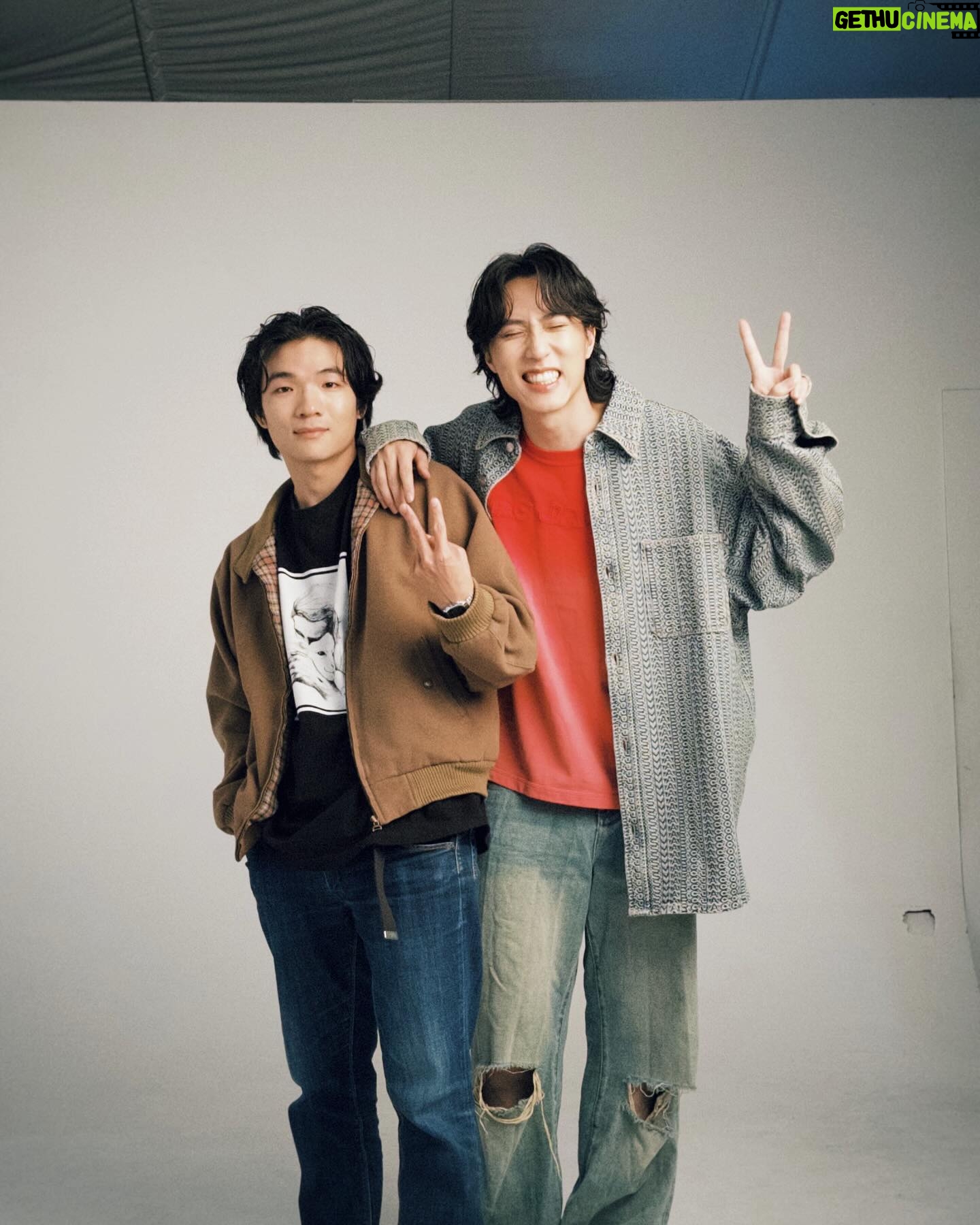 Yu Jin - 5.3K Likes - 關於 @fivethriftyfamily 的宣傳碎片🧩
My jacket & shirt @marcjacobs , @imaginextw
Hairstyle @fran_lin15
Makeup @une.yunique