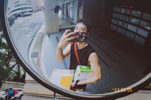 Yu Jin Instagram - 1.小時候超級喜歡神奇寶貝，爸爸幫我買了第一代每一隻的公仔和每一張game boy 卡帶（蒐集到火紅綠葉版本）。
也不知道哪一天開始，牠們從熟悉的神奇寶貝，變成寶可夢了
2.我家最近常常拉肚子的小弟
3.努力成為SSR級台語達人的🐟
4.搬運包裹的我