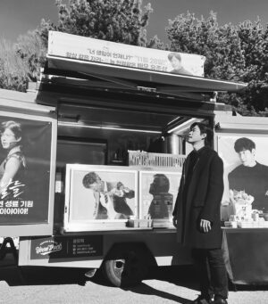 Yu Jun-sang Instagram - 고마워요.친구들^^

#사랑합니다 #고맙습니다#겨울아이
#쥬네스로부터