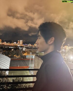 Yu-Tung Lin Instagram - ⁡
詩和遠方？
沒啦 我又在發呆了🤣