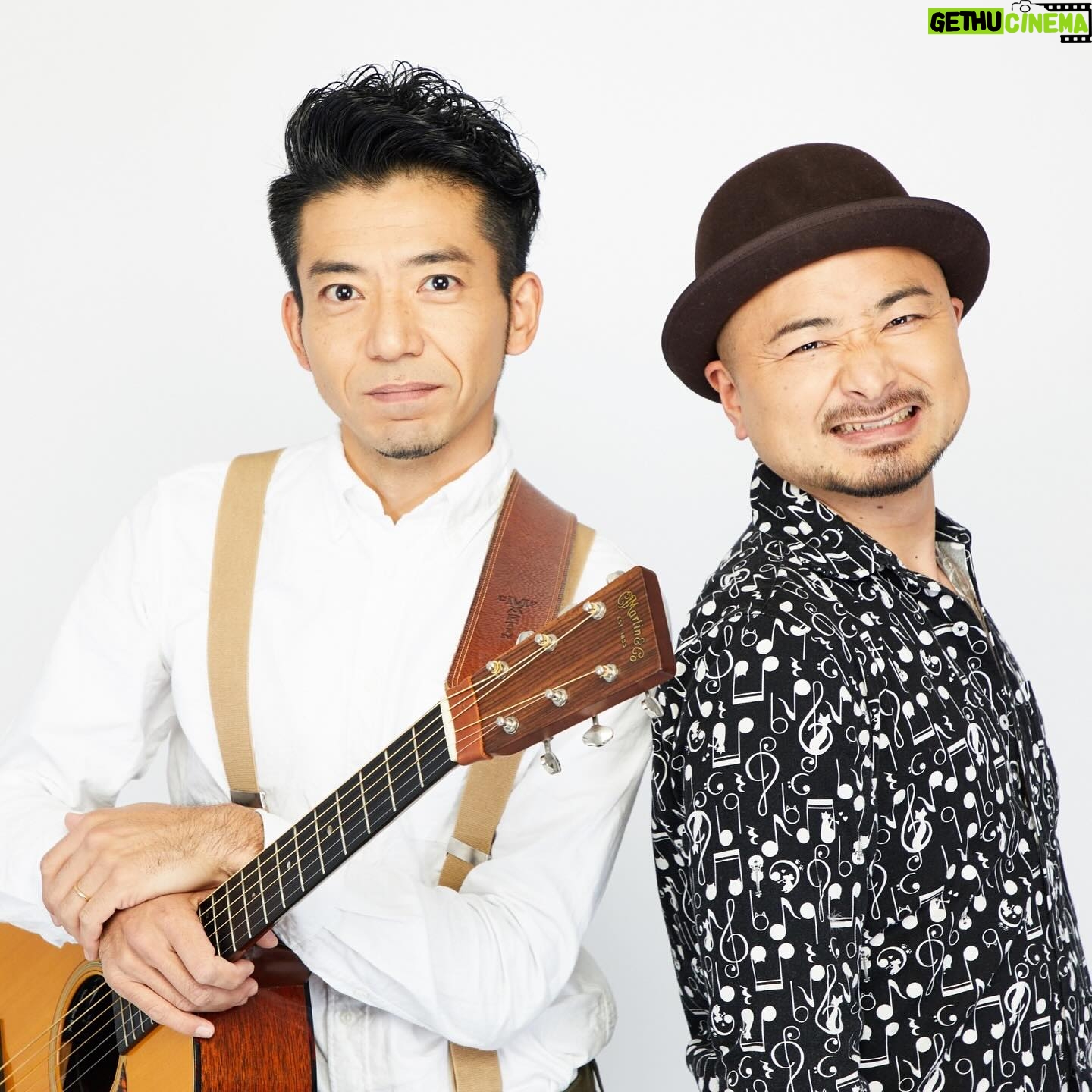 Yudai Ohno - 13.7K Likes - ※こちら重要な告知になります
今回大野雄大ソロとして久しぶりの新曲
【産まれた頃の自分に戻って】
を1月31日にリリースさせていただく事になりました。
お笑い芸人のどぶろっくさんに楽曲提供をお願いさせていただき、
お忙しい中 快く作って下さいました。😭✨
感謝の限りです。。
とにかくどぶろっくさんらしい
素敵な綺麗なメロディーで、思わずクスっとしてしまうような下ネタ満載な楽曲です。下ネタ満載な楽曲です。
変態恐縮ですが❤️
すみません間違えました。
大変恐縮ですが、、是非是非たくさんの人に広めていただきたいなと、聴いていただきたいなと、、
切に願っております。
1月31日リリースです😊
やらしくお願い致します。
よろしくお願いいたします🥹
#どぶろっく さん #大野雄大 #産まれた頃の自分に戻って #1月31日リリース 楽曲の可能性は無限大 #感謝 #やらしくお願いします #宜しくお願いします
